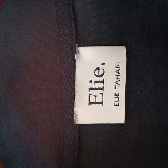 Elie. TAHARI black sweat suit. Includes top and bottoms. XS/TP - Picture 3 of 6